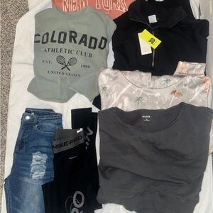 Girls / Juniors Clothing Bundle Nike Hollister Jeans Cropped Sweatshirts S-M